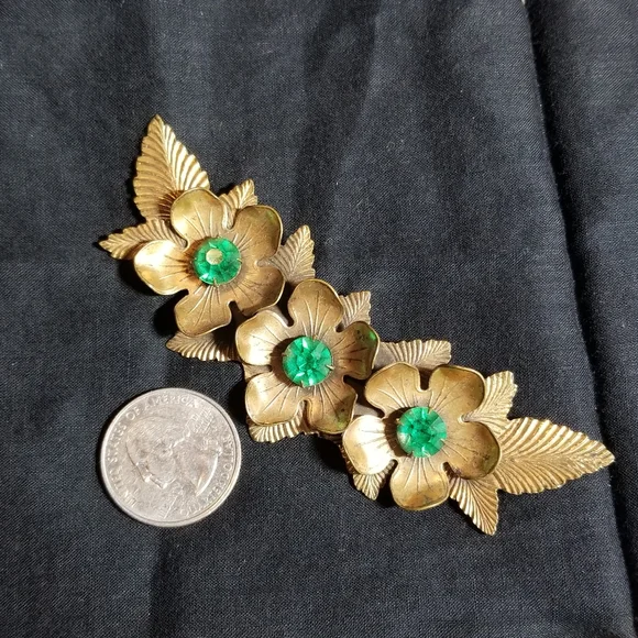 Relisted- Vintage three flowers brooch green rhinestones pin large crescent gold - Picture 14 of 14
